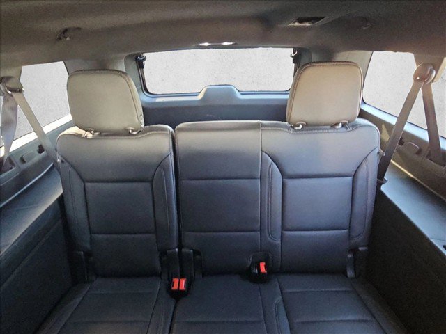 Used 2022 Chevrolet Suburban LT AWD/4WD image 15