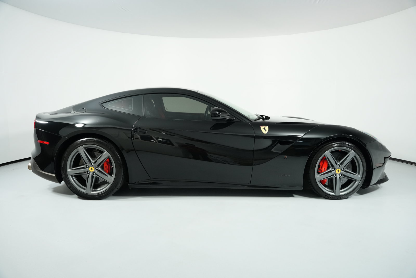 Used 2014 Ferrari F12 Berlinetta RWD image 14