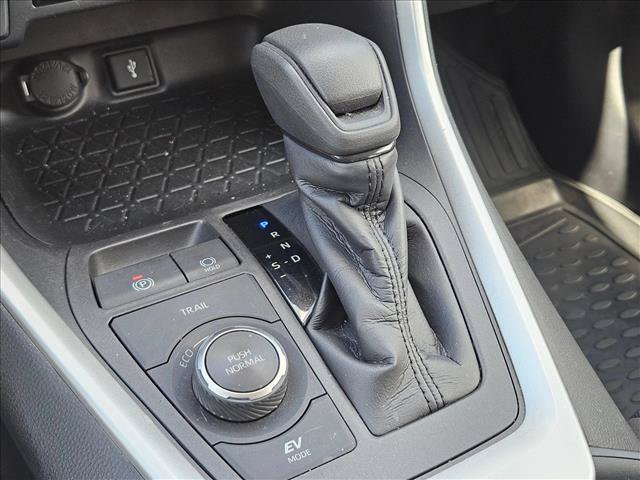 Used 2020 Toyota RAV4 XLE w/ Convenience Package AWD/4WD image 12