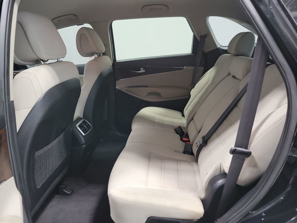 Used 2016 Kia Sorento LX image 22
