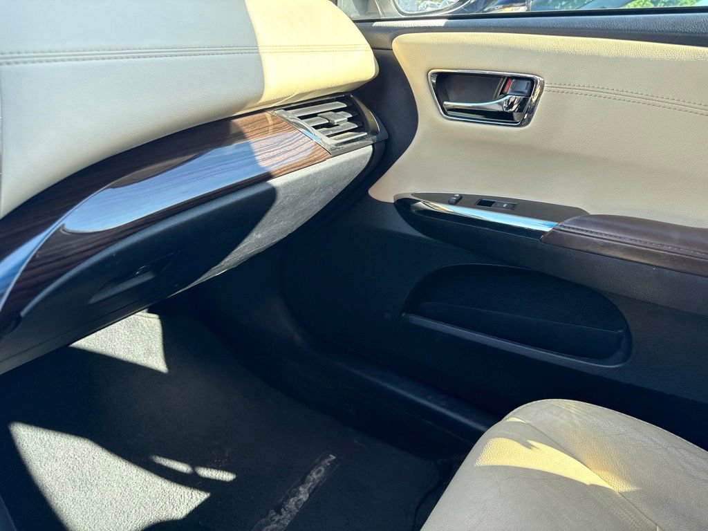 Used 2015 Toyota Avalon XLE Touring FWD image 9