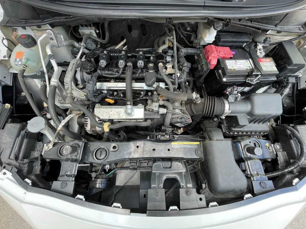 Used 2022 Nissan Versa SV image 32