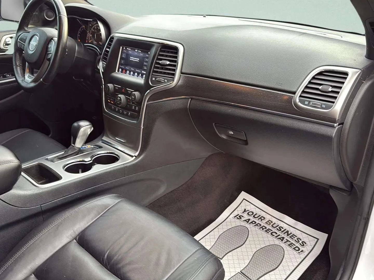 Used 2018 Jeep Grand Cherokee Limited image 12