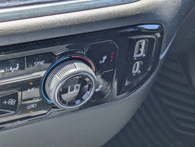 Used 2023 Chevrolet Silverado 1500 LT w/ Z71 Off-Road Package AWD/4WD image 26