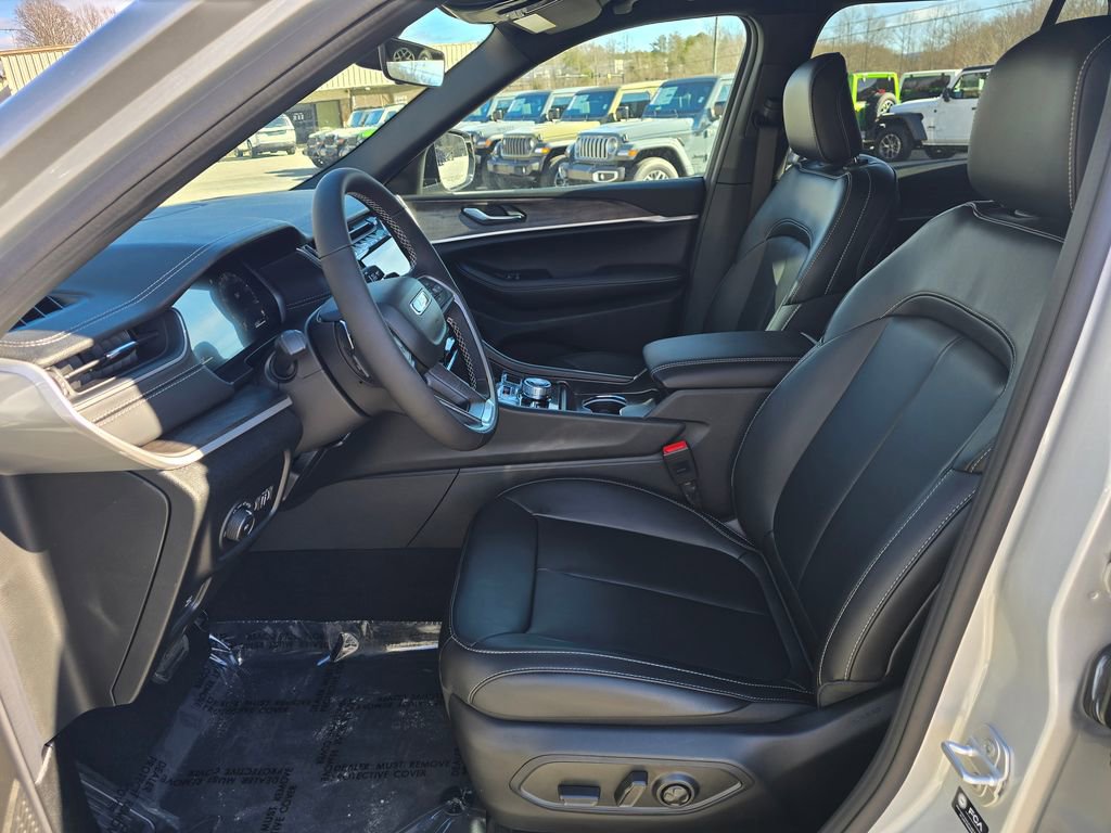 New 2025 Jeep Grand Cherokee Limited w/ Black Appearance Package image 6