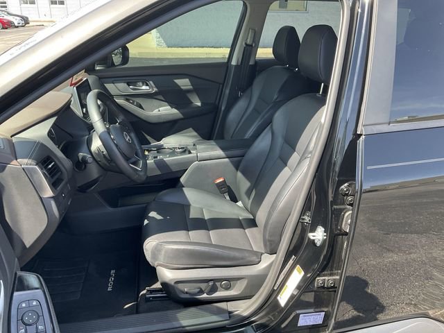 Certified 2023 Nissan Rogue SV w/ SV Premium B Package image 11