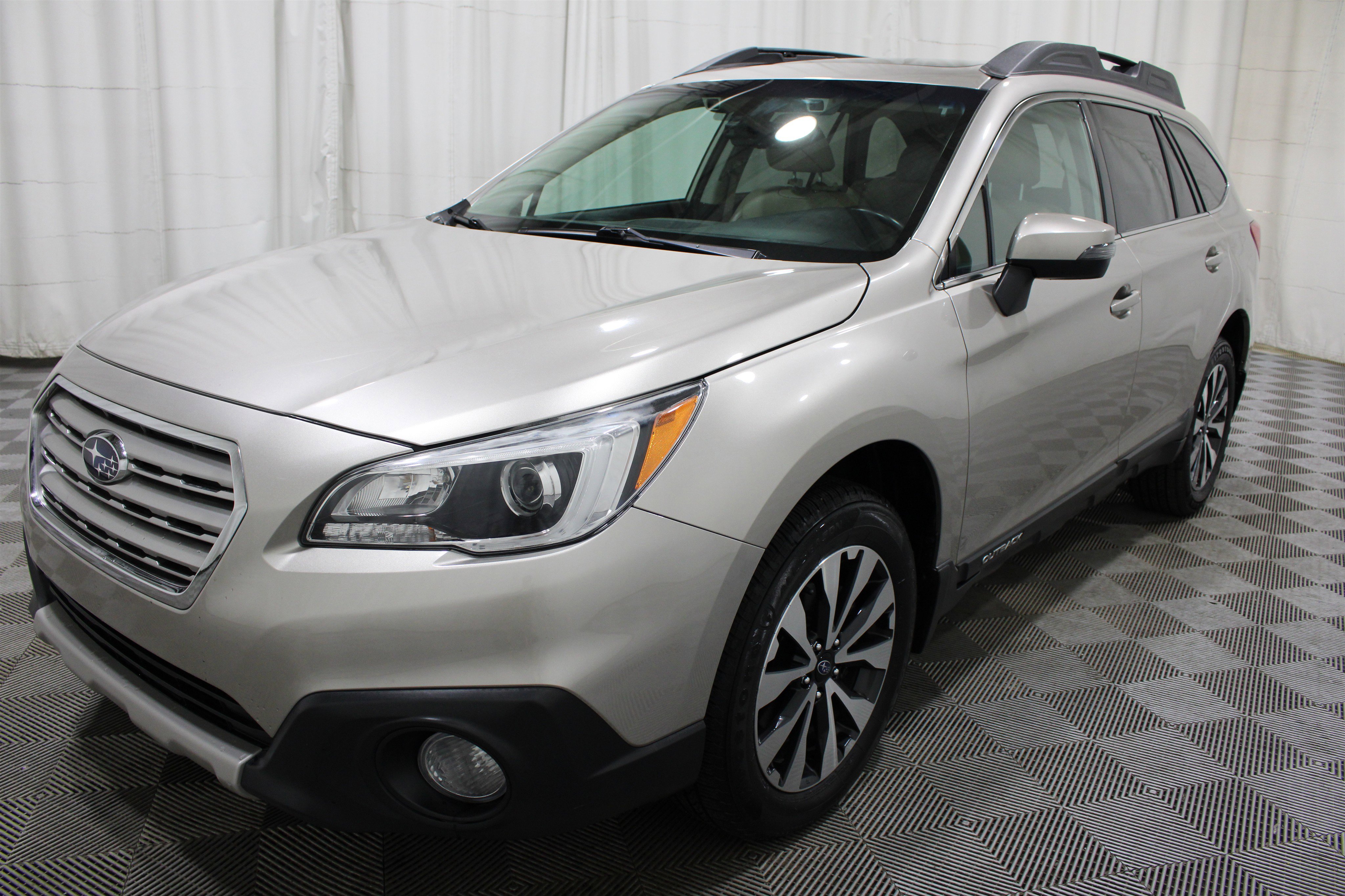 Used 2017 Subaru Outback 3.6R Limited image 37