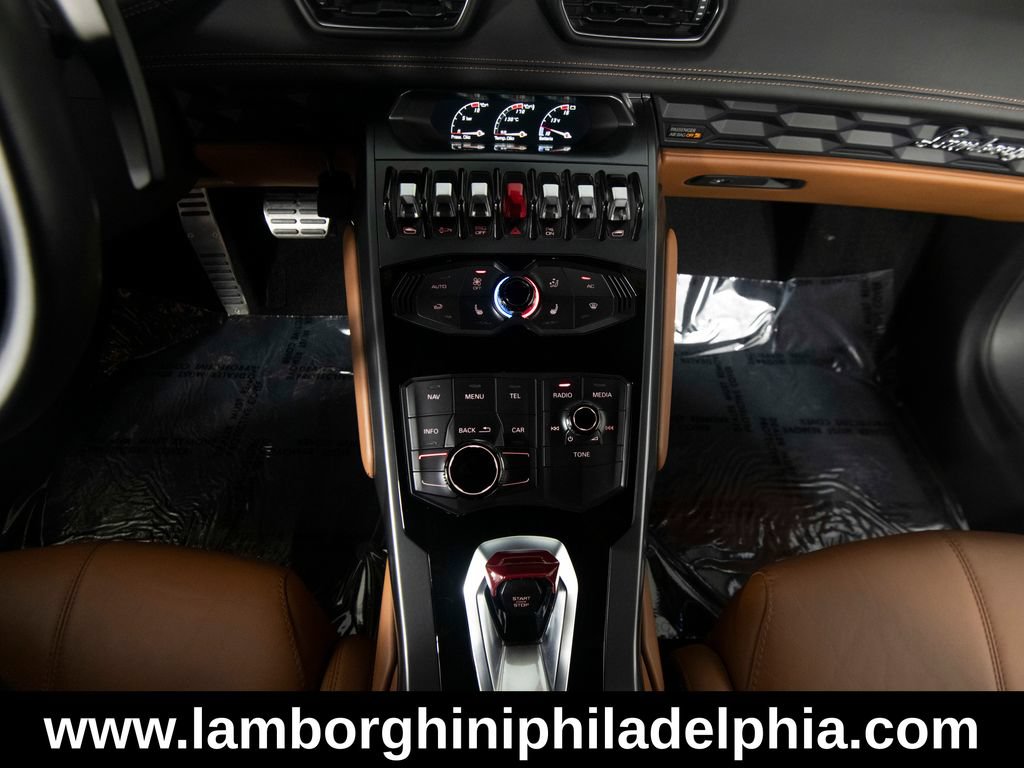 Used 2015 Lamborghini Huracan LP 610-4 AWD/4WD image 26