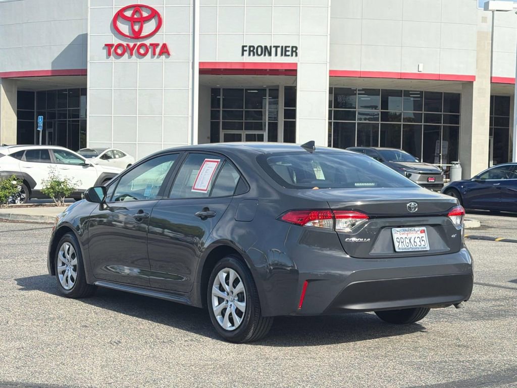 Certified 2025 Toyota Corolla LE FWD image 5