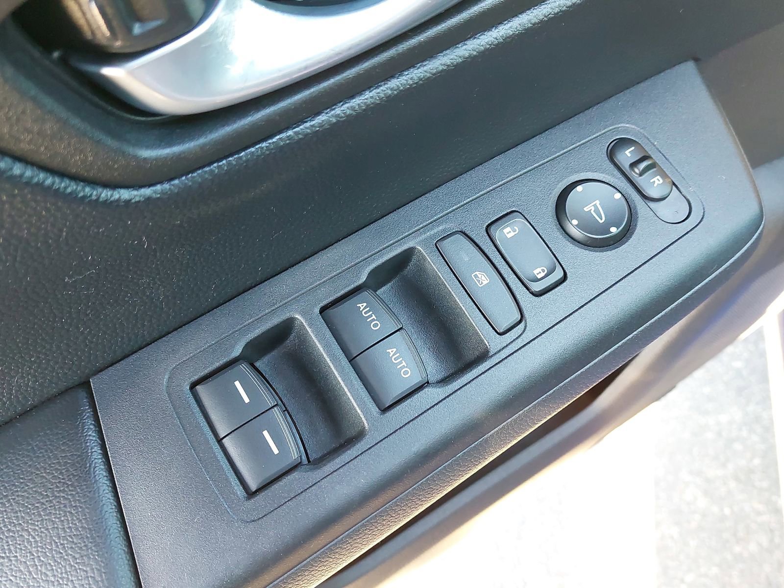 Used 2023 Honda CR-V Sport image 28