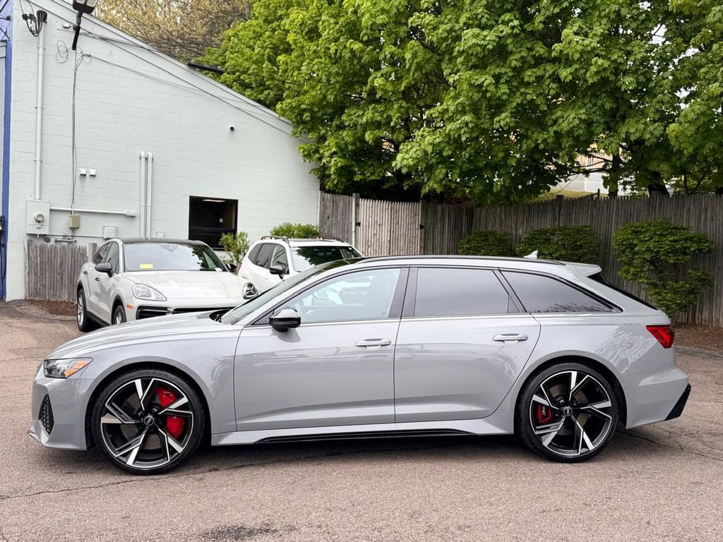 Used 2021 Audi RS 6 AWD/4WD image 3