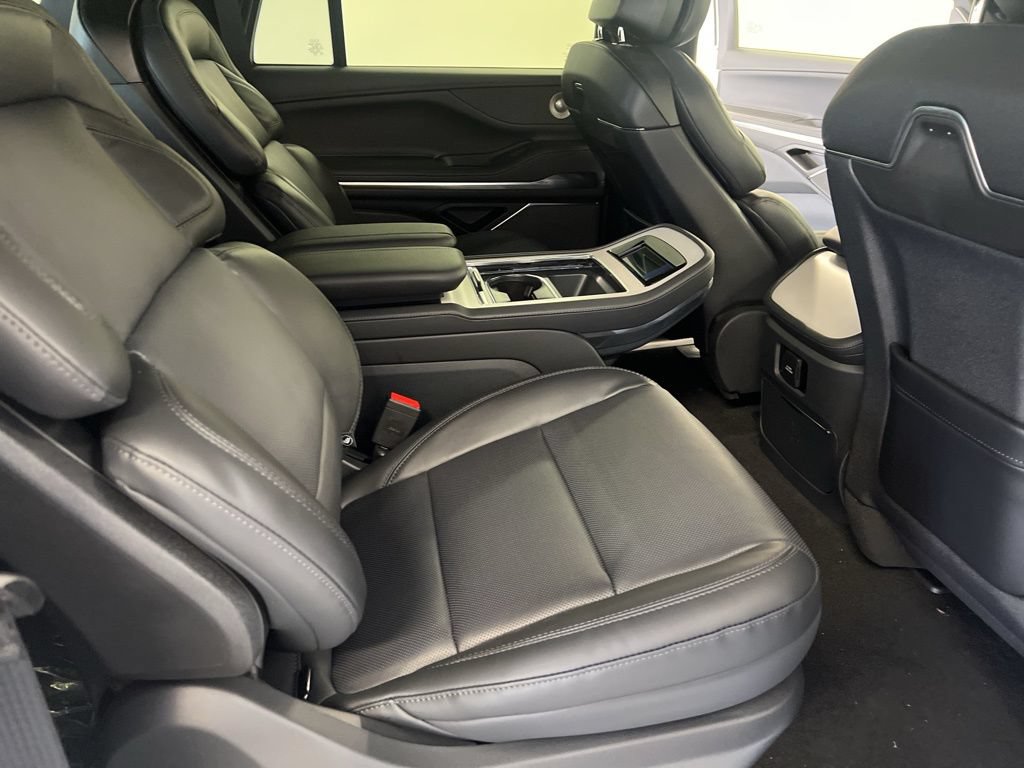 New 2026 Lincoln Navigator L Reserve w/ Jet Appearance Package AWD/4WD image 18