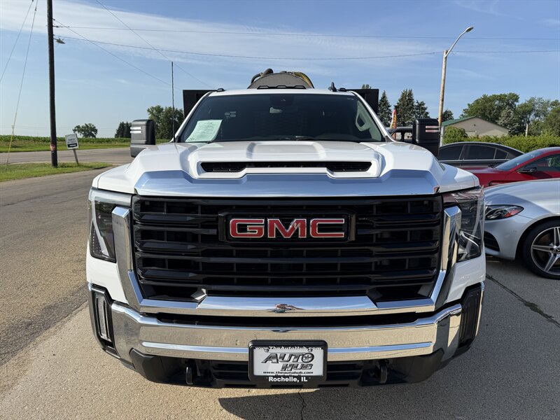 Used 2024 GMC Sierra 3500 Pro RWD image 7