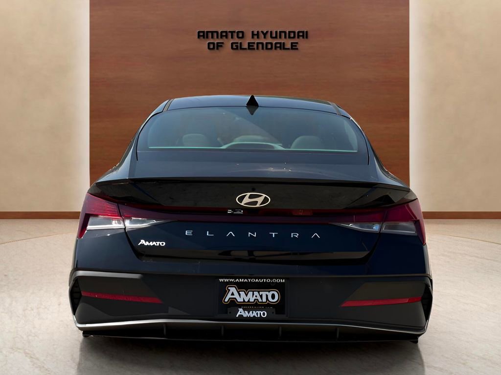 Used 2025 Hyundai Elantra Sport w/ Cargo Package FWD image 5