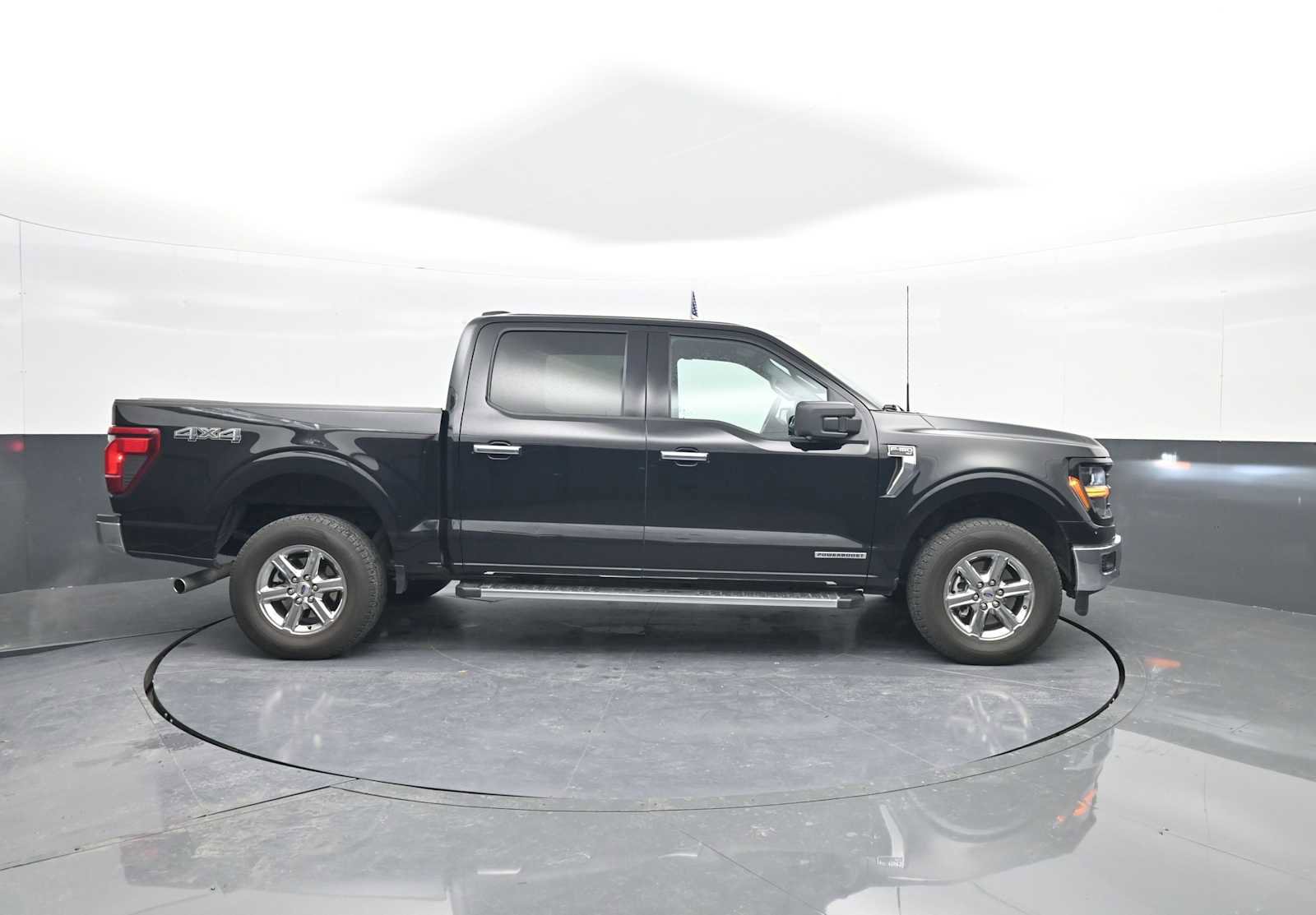 Used 2024 Ford F150 XLT w/ Mobile Office Package image 9