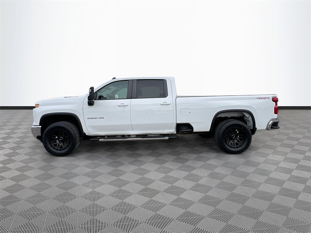 Used 2024 Chevrolet Silverado 2500 LT image 4