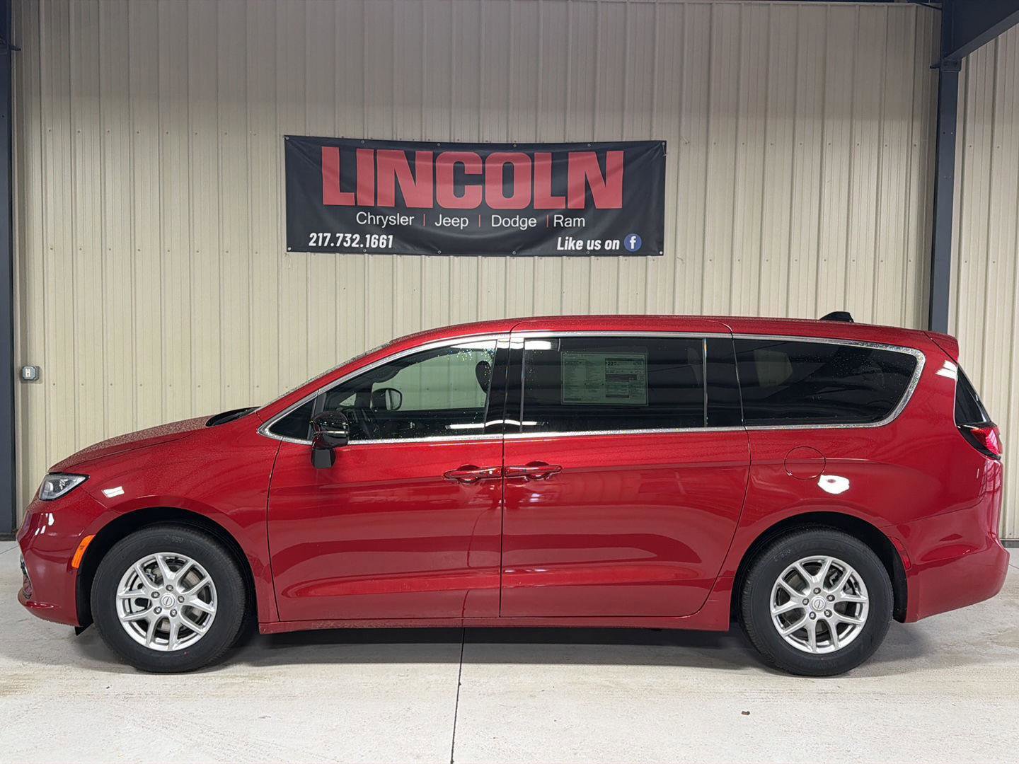 New 2026 Chrysler Pacifica Select image 2