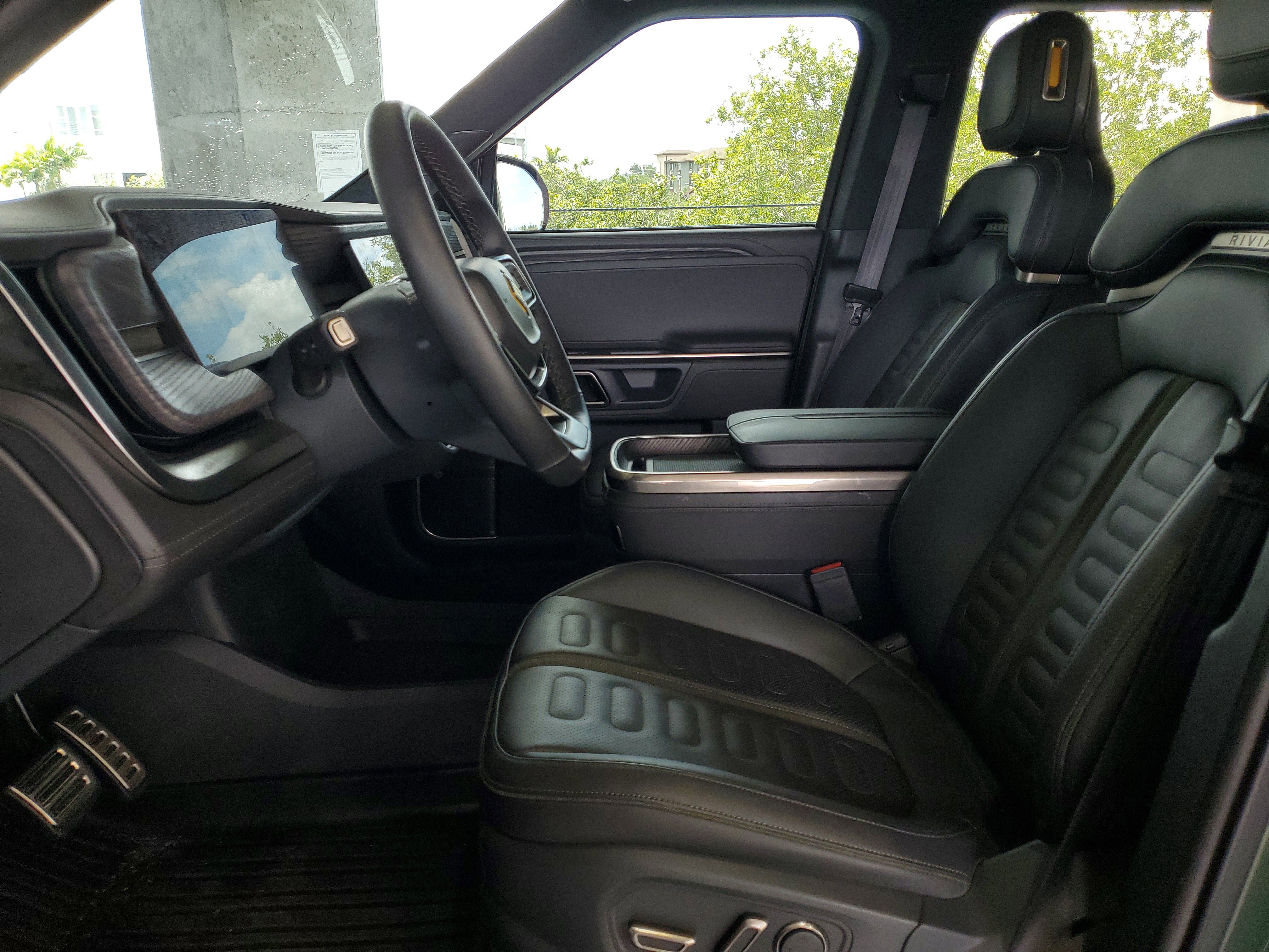 Used 2023 Rivian R1T Adventure image 19