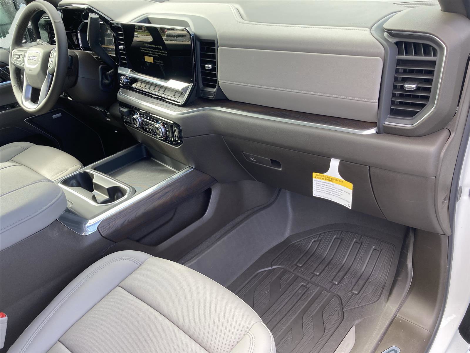 New 2026 GMC Sierra 2500 SLT w/ SLT Premium Package image 17