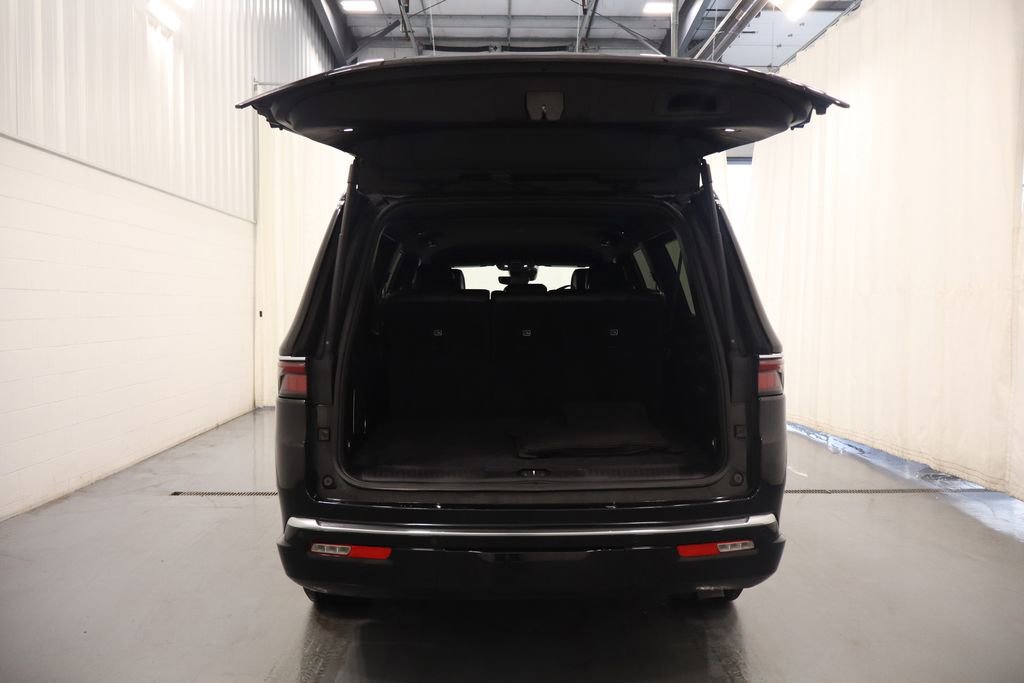 Used 2024 Jeep Wagoneer L Series II w/ Flexible Seating Group image 20