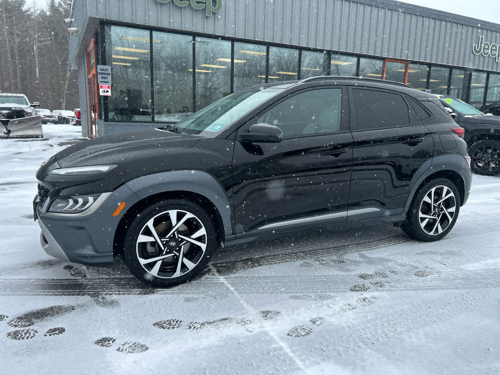 Used 2022 Hyundai Kona Limited image 9
