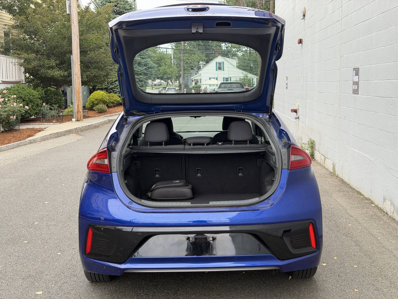 Used 2019 Hyundai Ioniq Plug-In Hybrid FWD image 37