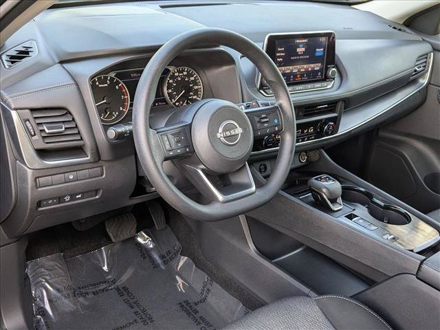 Used 2024 Nissan Rogue SV FWD image 10