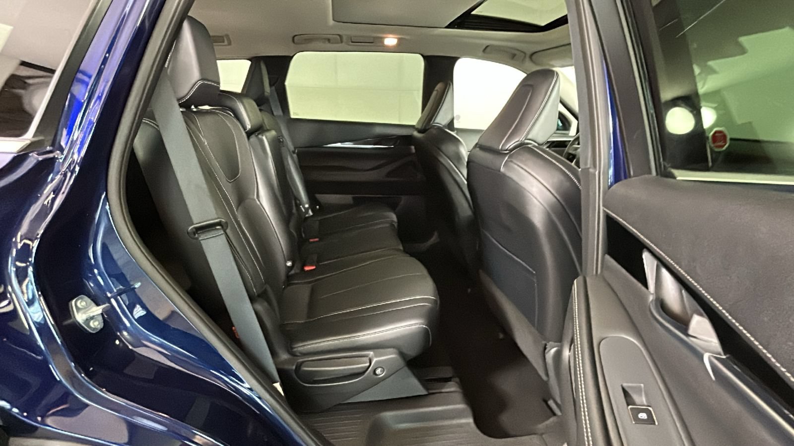 Used 2023 INFINITI QX60 Pure AWD/4WD image 33