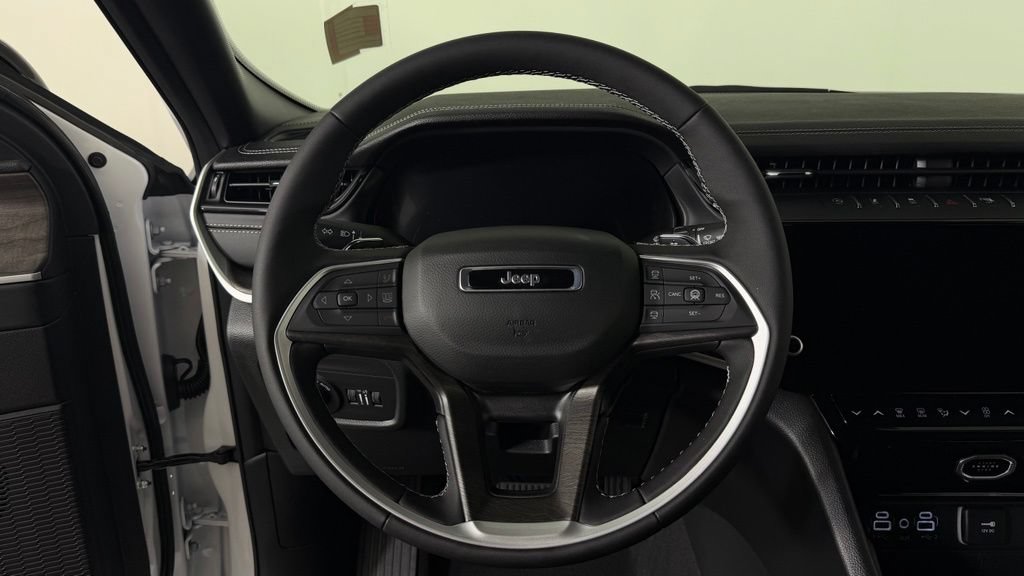 New 2026 Jeep Grand Cherokee Limited AWD/4WD image 16
