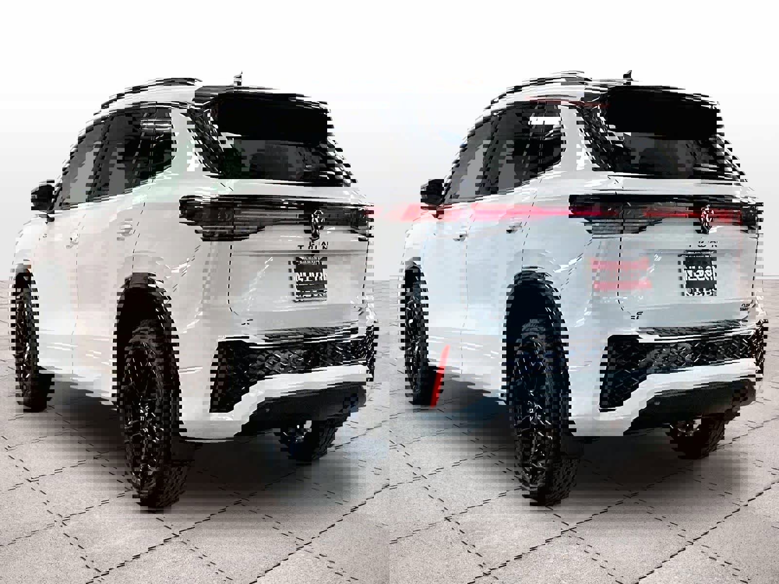 New 2026 Volkswagen Tiguan SE R-Line image 3