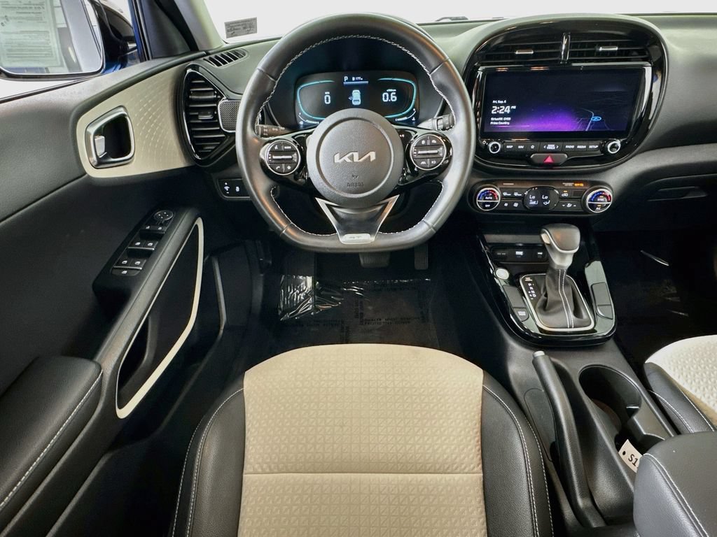Used 2023 Kia Soul GT-Line FWD image 21