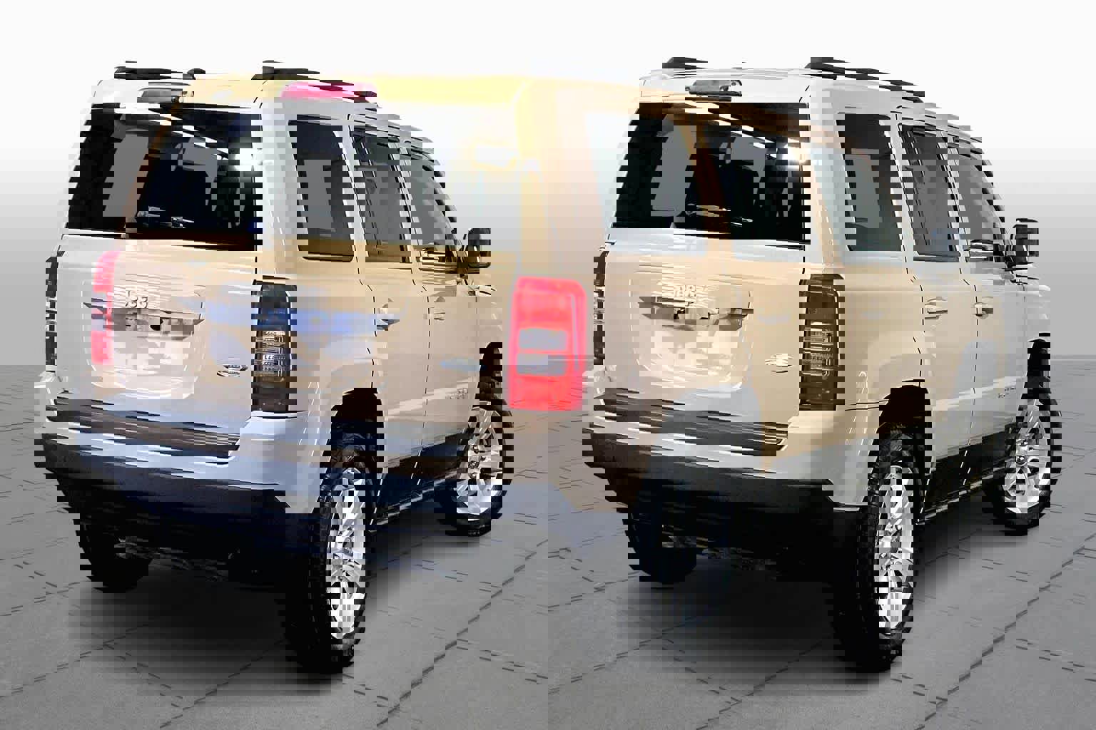 Used 2017 Jeep Patriot Latitude image 13