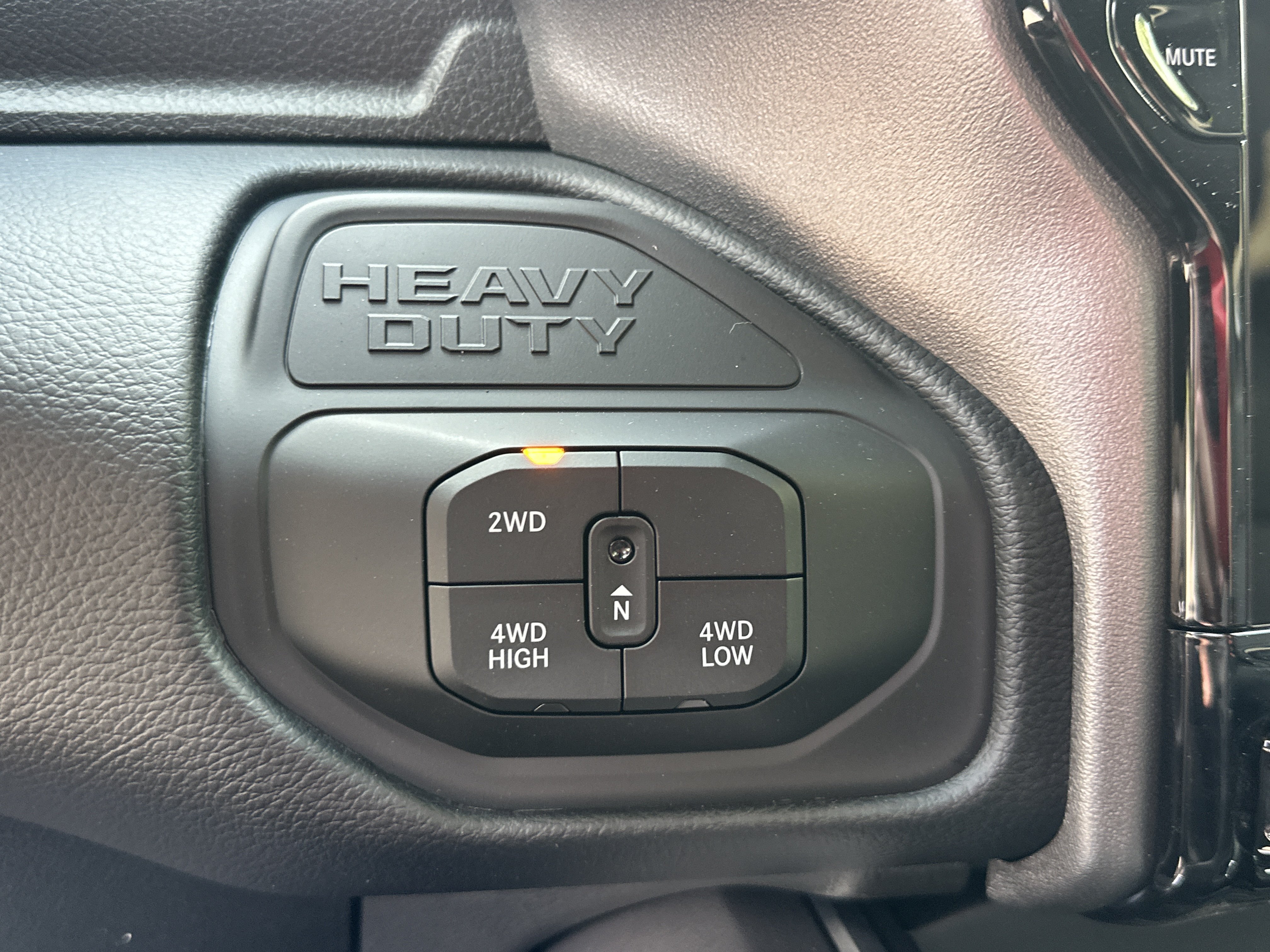 New 2026 RAM 2500 Laramie AWD/4WD image 8