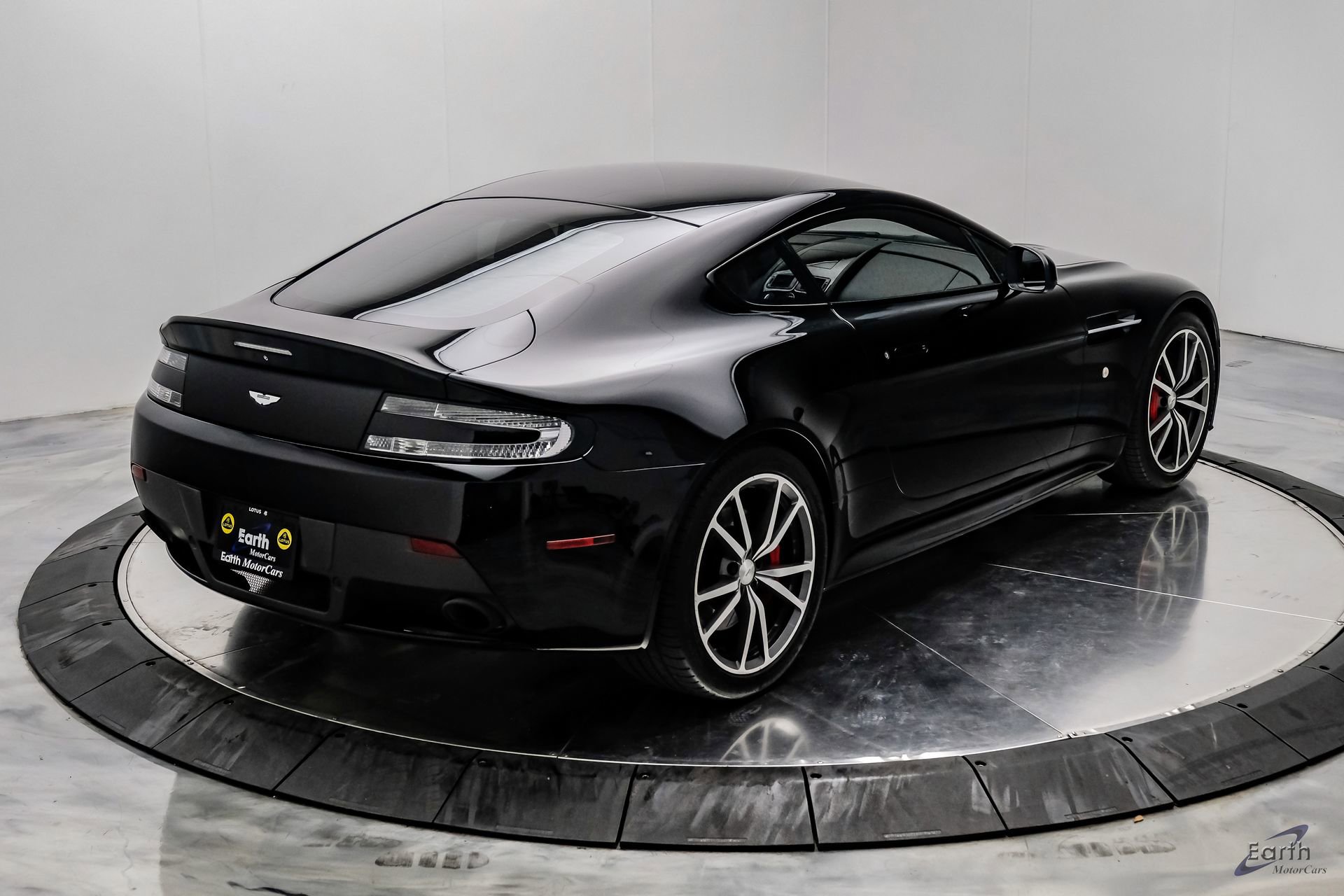 Used 2015 Aston Martin V8 Vantage GT RWD image 20