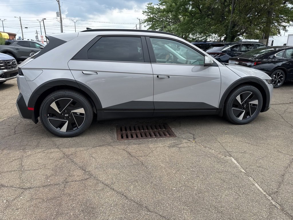 New 2025 Hyundai Ioniq 5 SEL image 8