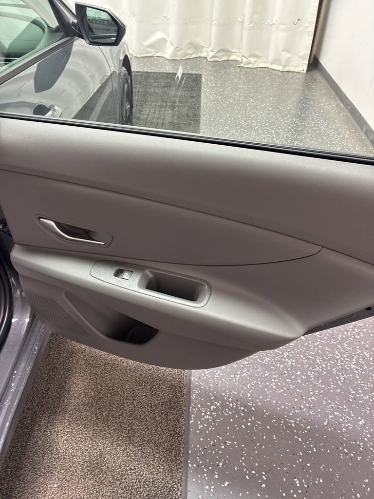 New 2026 Hyundai Elantra Sport FWD image 25