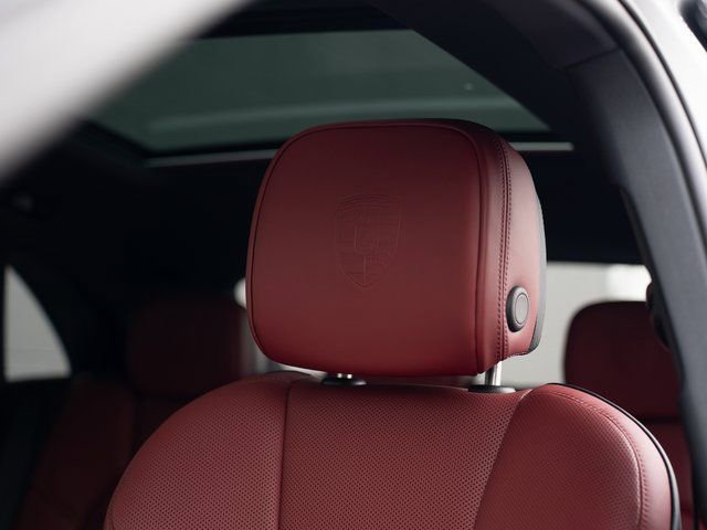 New 2026 Porsche Macan Turbo image 19