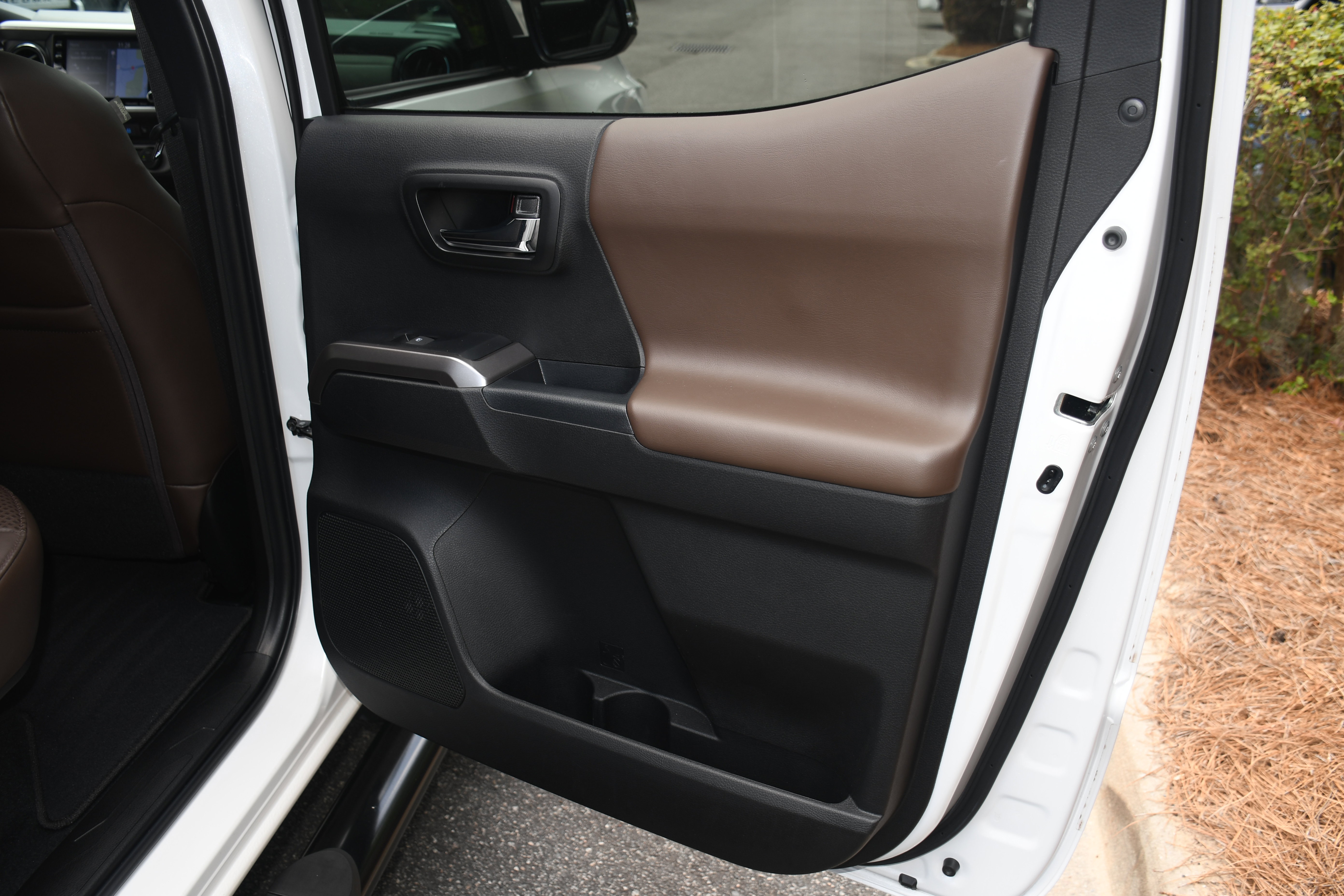 Certified 2023 Toyota Tacoma Limited AWD/4WD image 20
