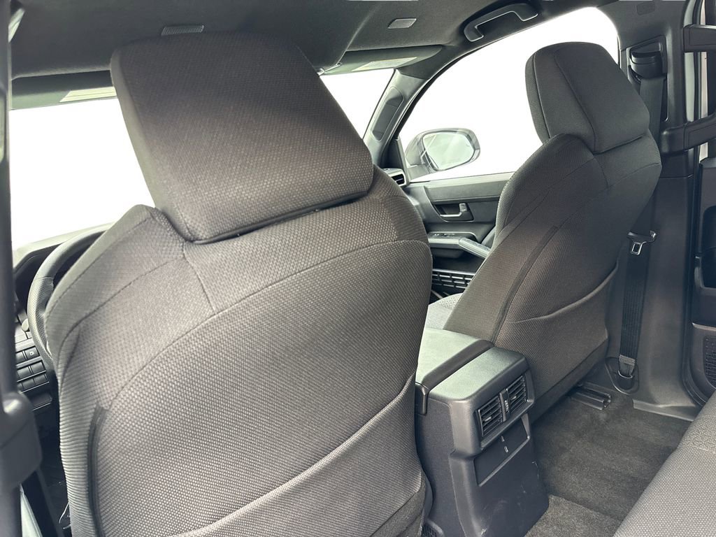 Used 2025 Toyota 4Runner SR5 AWD/4WD image 37