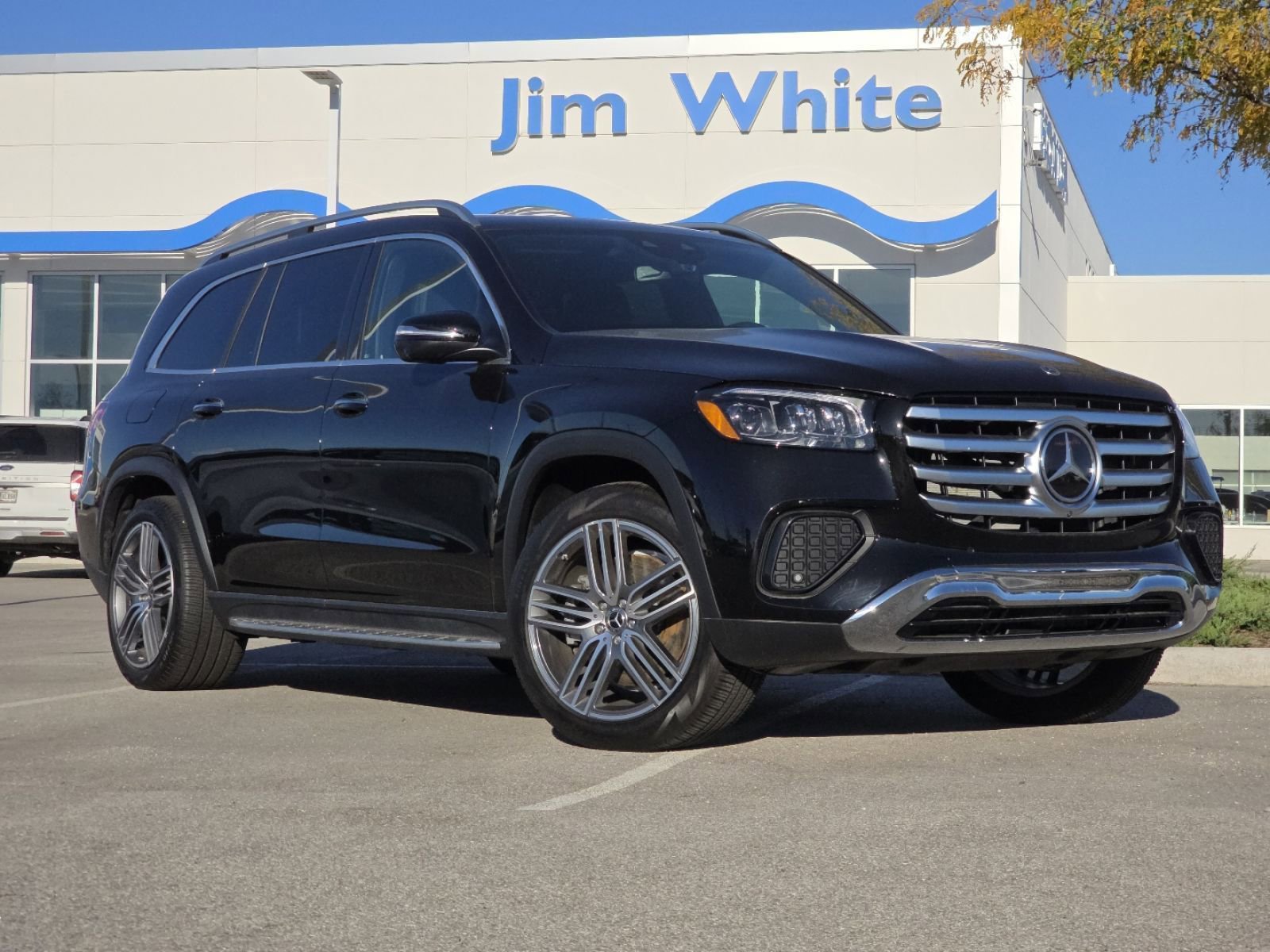 Used 2024 Mercedes-Benz GLS 450 4MATIC image 2