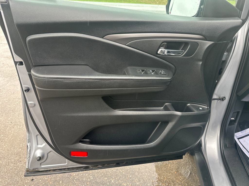 Used 2021 Honda Passport Sport image 10
