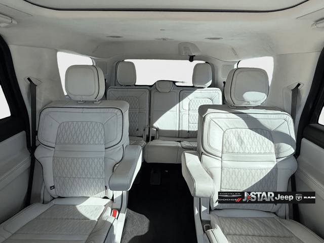 Used 2024 Lincoln Navigator Black Label AWD/4WD image 17