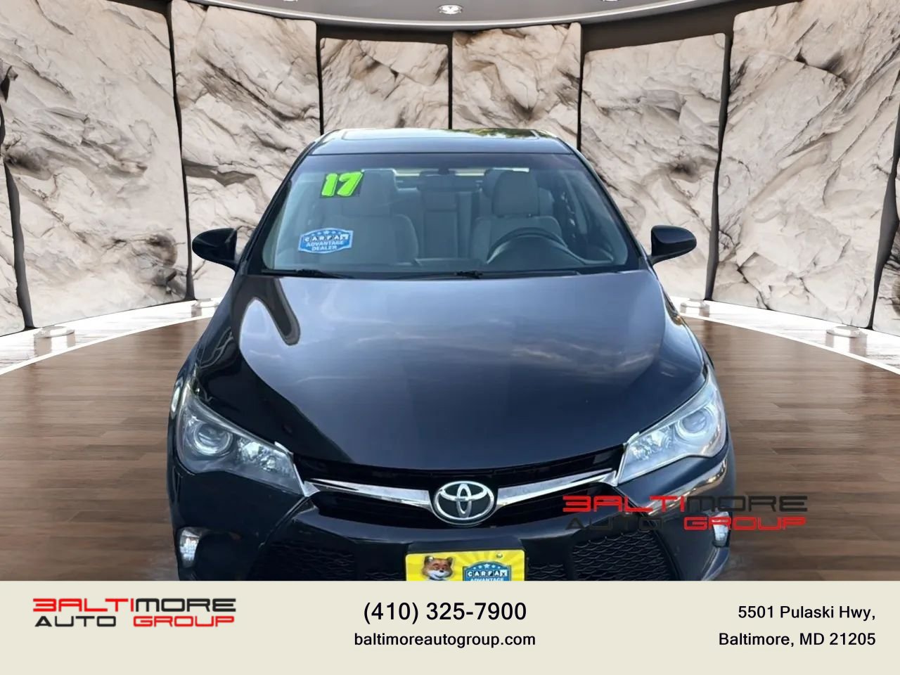 Used 2017 Toyota Camry SE w/ Moonroof Package FWD image 3