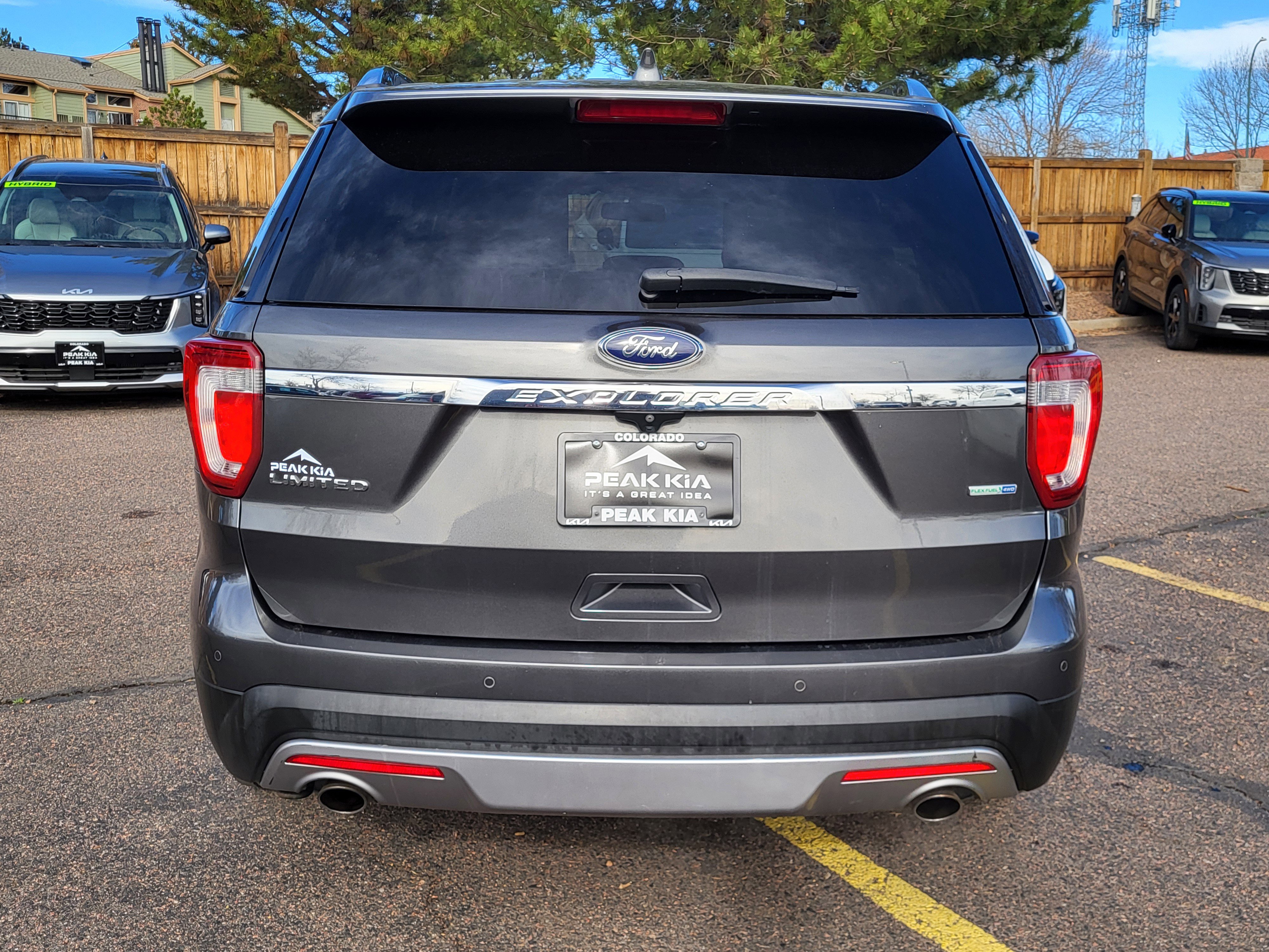 Used 2016 Ford Explorer Limited image 11