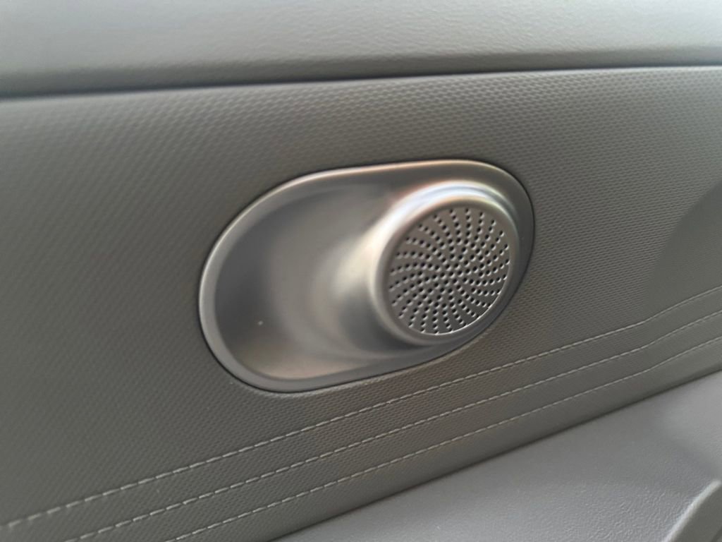 Used 2024 Hyundai Elantra SEL image 13