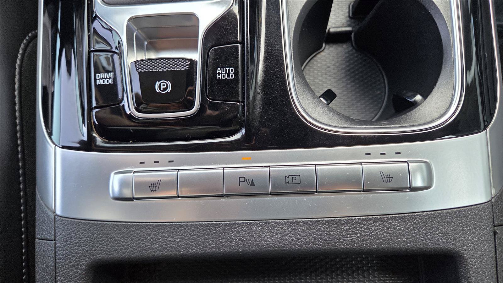 Certified 2024 Kia Carnival EX FWD image 26
