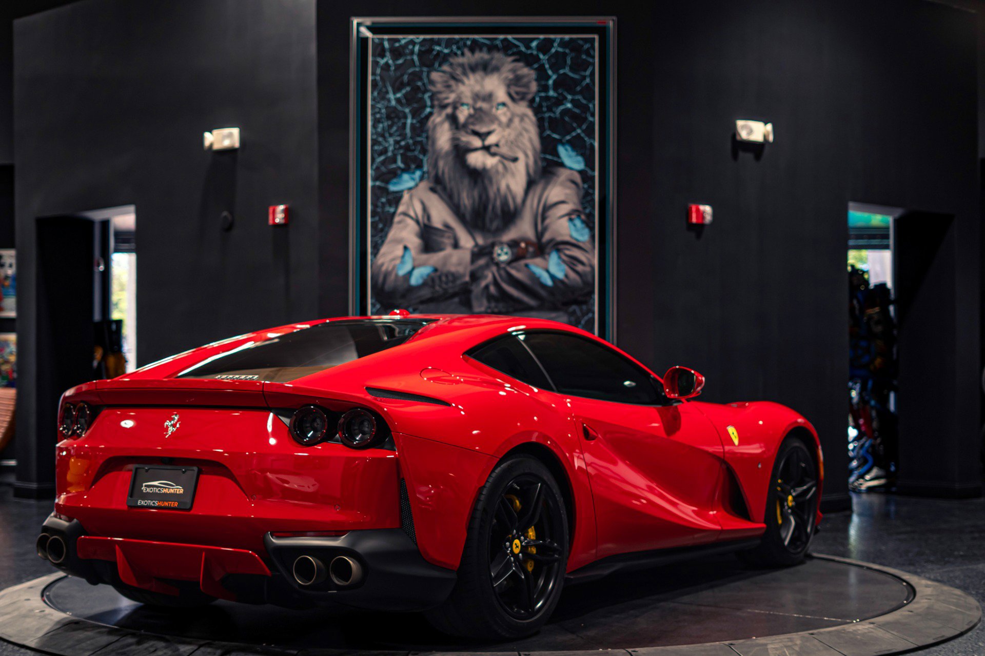 Used 2020 Ferrari 812 Superfast RWD image 13