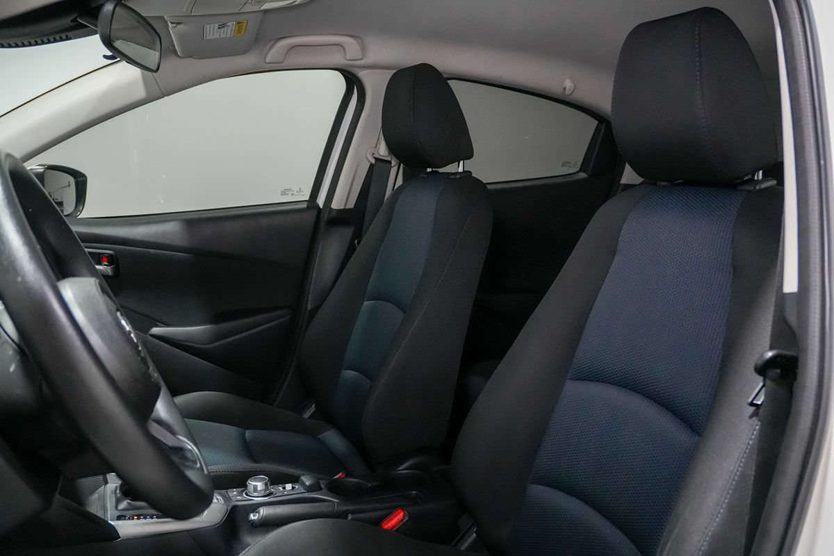 Used 2019 Toyota Yaris L FWD image 11