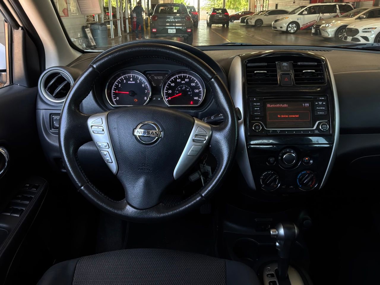 Used 2017 Nissan Versa SV w/ SV Special Edition Package FWD image 11