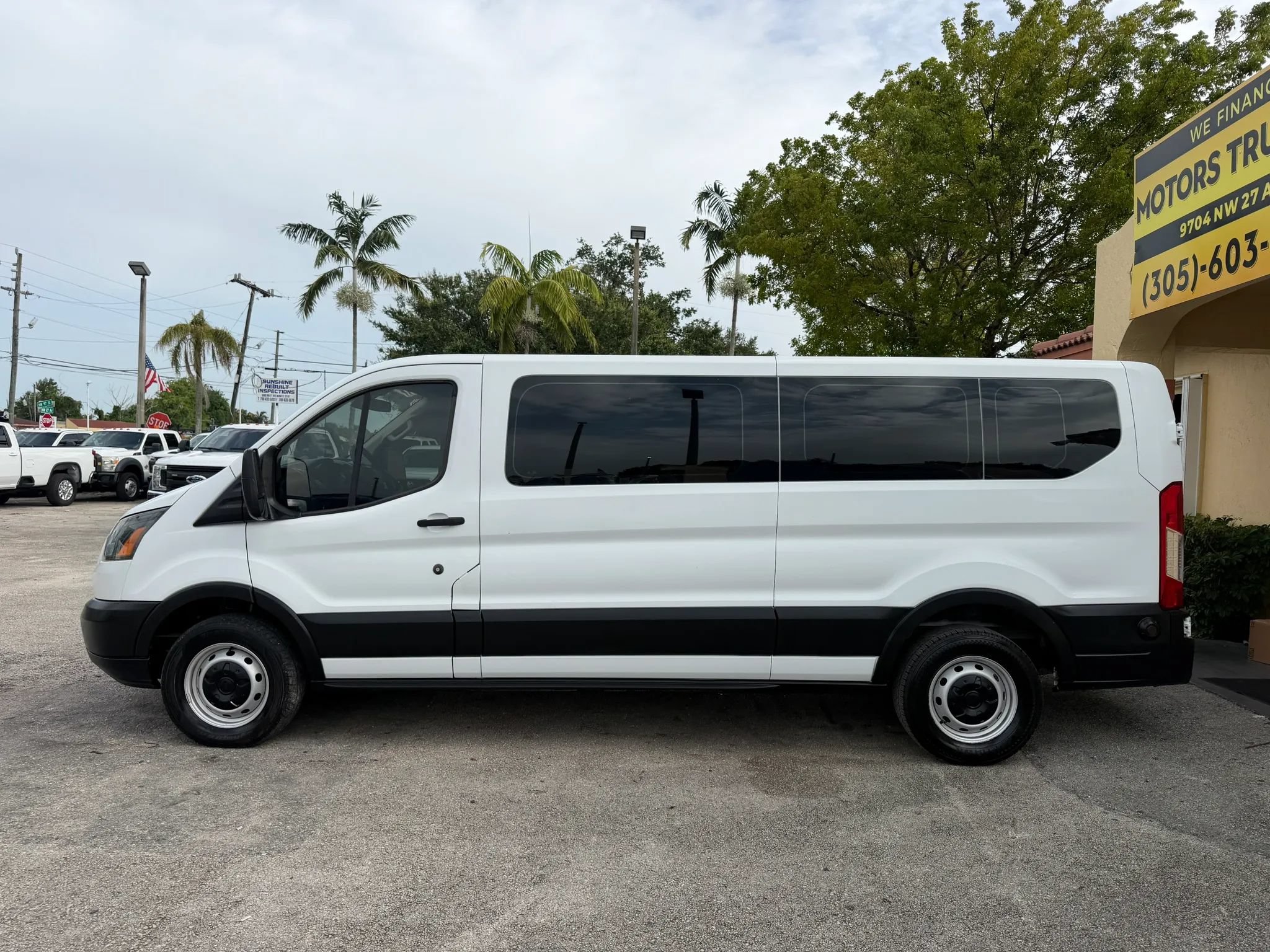 Used 2019 Ford Transit 350 XL RWD image 2